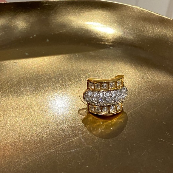 Swarovski single gold tone crystal earring for pierced ears - Picture 7 of 12